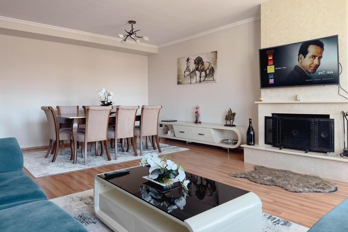 Whole Floor In Upscale Neighborhood Tirana