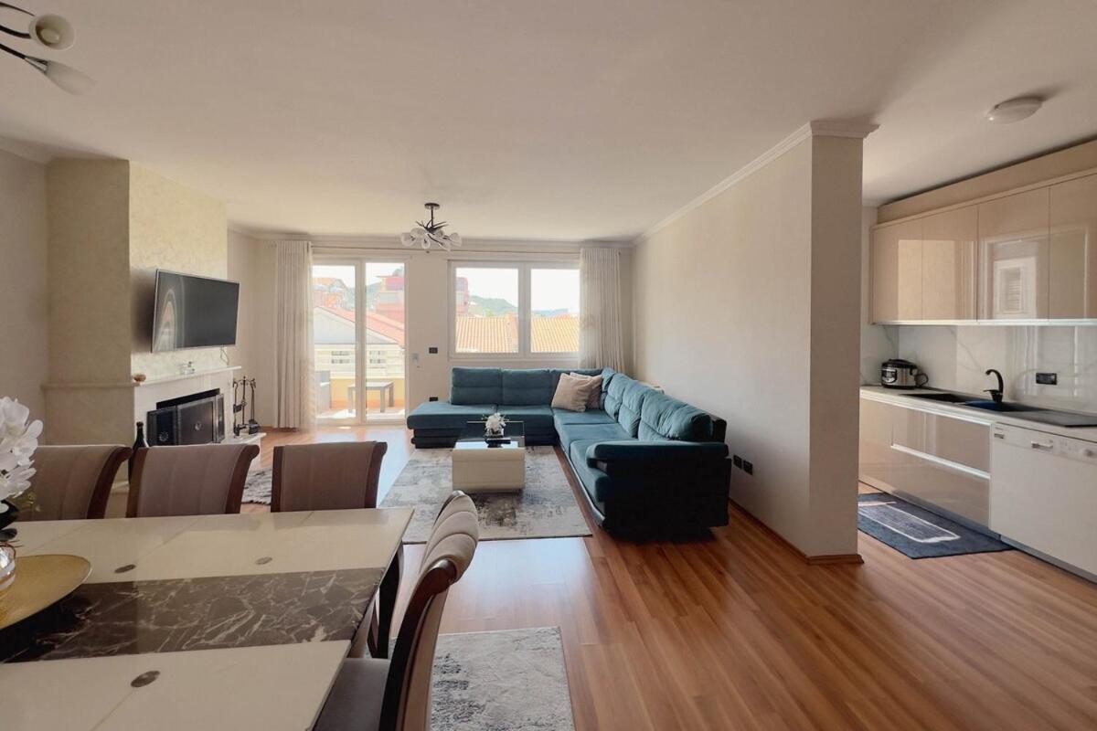 Whole Floor In Upscale Neighborhood * Tirana